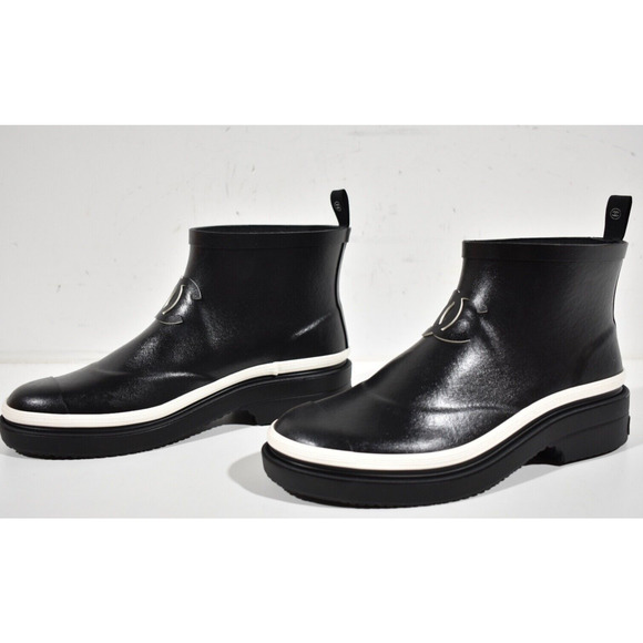Chanel 23A Black White Caoutchouc Rubber CC Logo Low Top Short Rain Boots 40 - Picture 8 of 10